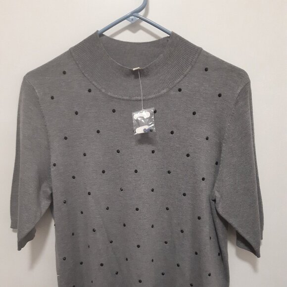 New Laura Petites Super Soft Gray Sweater with black beads Size M/L - Picture 2 of 12